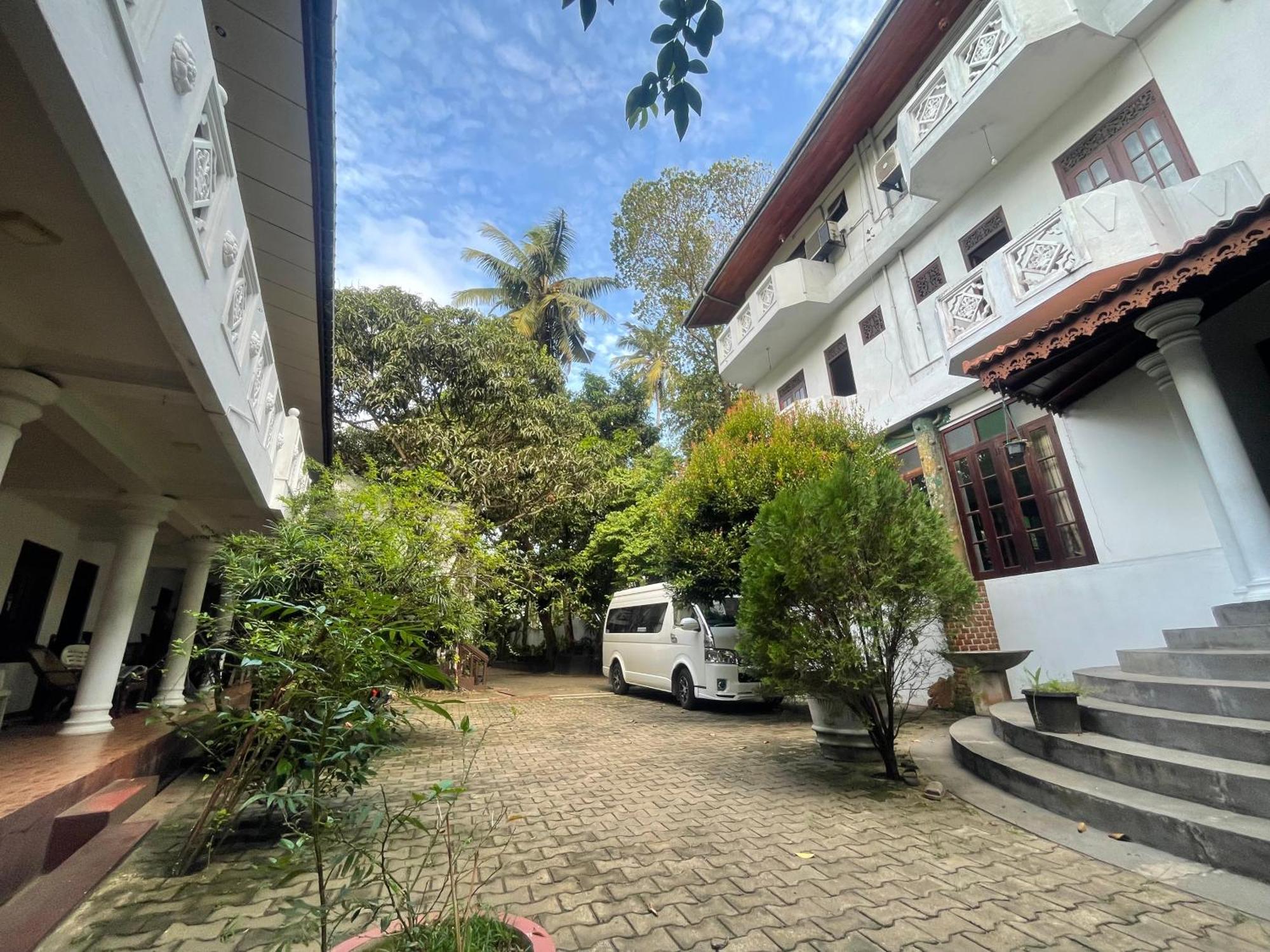 Serendipity Beach Unawatuna Extérieur photo
